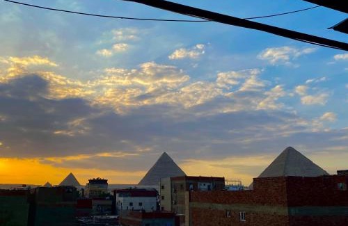 Giza House | Alaska Sphinx & Pyramid Stay