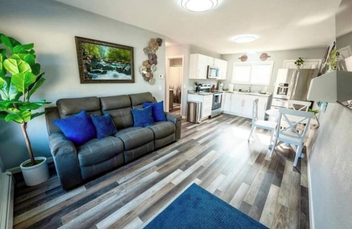 Turnagain Apartment | Alaskan Wilderness Escape [14]