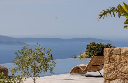 Alata Villa | ALAV13AC Located in the village of Alata, overlooking the bay of Ajaccio 6bedrooms