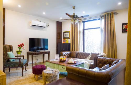 Kuthar Villa | Alaya Stays Kasauli Woods Cottage 3 BHK Retreat with Outdoor Lounge & Balcony