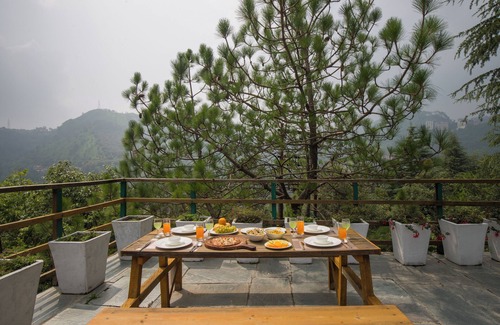 Kandaghat Ski Chalet | Alaya Stays Suro Woodbine Chalet Cottage