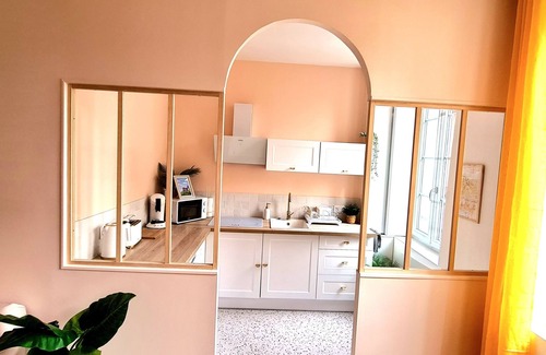 Tonnerre Apartment | Alba - Appartement en Hyper Centre Avec Terrasse, Parking et Local à Vélos