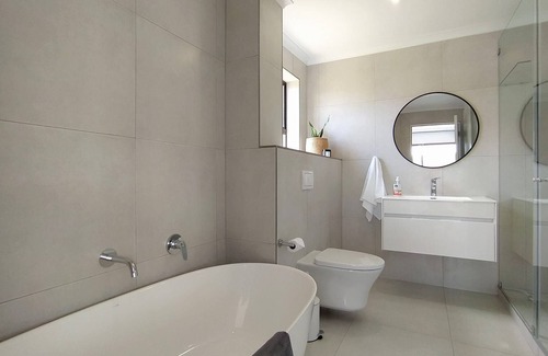 Robberg Beach Apartment | Alba Tramonto | 4 bed 3 bath - 100m Robberg Beach