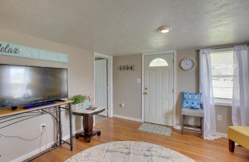 Albany House | Albany Family Lake Getaway Near State Parks!