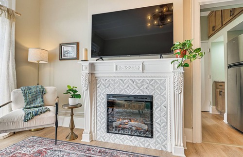 Albany Condo | Albany Vacation Rental w/State Capitol Views!