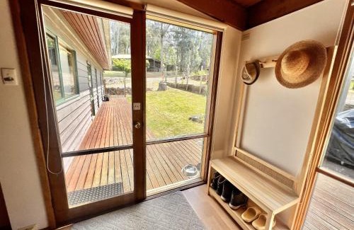 Sawmill Settlement Cabin | Albaski Lodge Room 1