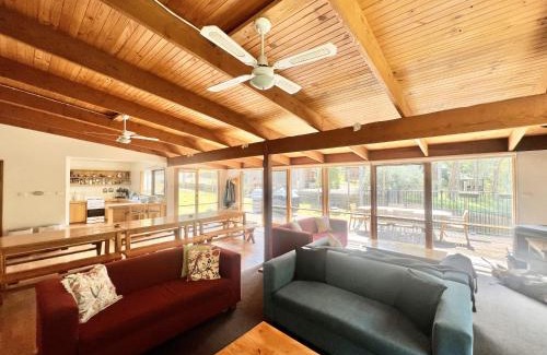 Sawmill Settlement Cabin | Albaski Lodge Room 1