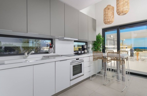 Gennadi Villa | Albatross Beach Front Villas
