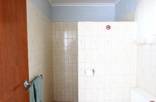 Lakes Entrance Hotel | Albatross Motor Inn