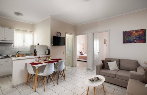 Ipsos Apartment | Albatross Seaview Apartment by Konnect, Ipsos