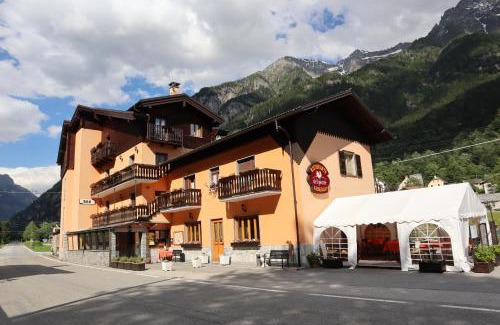 Piedilago Hotel | Albergo Del Ponte