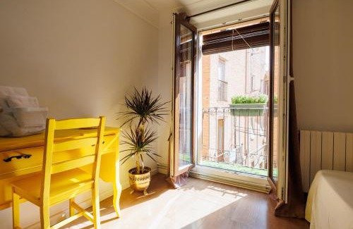 Los Arcos Bed & Breakfast | Albergue Casa de la Abuela