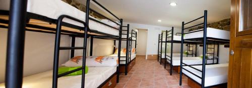 Maus de Salas Hostel | Albergue do Xurés Habitación Compartida Mixta 8 plazas