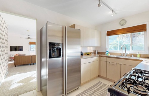 Old Las Palmas Apartment | Albert Frey's Villa Hermosa | Pool & Spa | Steps to North Palm Canyon Drive