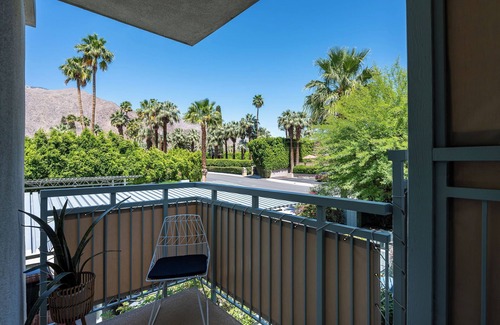 Old Las Palmas Condo | Albert Frey's Villa Hermosa