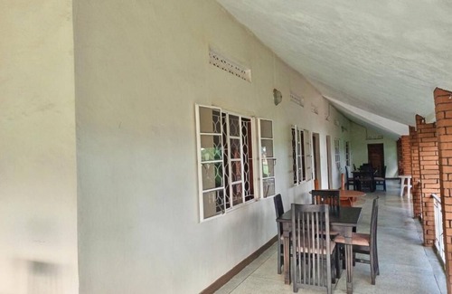 Masindi House | Albert Grand Palace - Masindi - Family Roomn