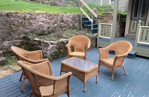 Galena Apartment | Albert's Glen Lovely King Studio walking distance to downtown