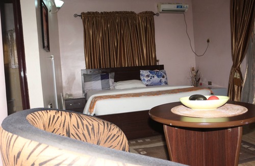 Uyo Hotel | Albert Suites