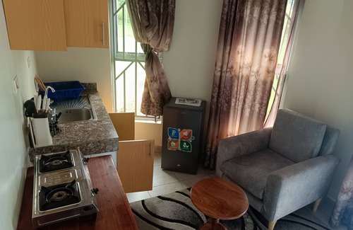 Northern Region Cottage | Alberto Gardens - Two bedroom cottage in secure, private grounds & free parking