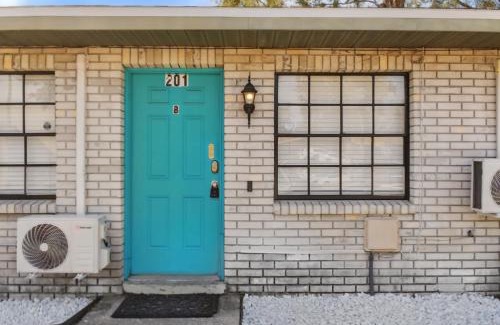 Brandon House | Alberts Abode Prime Brandon location Walkable