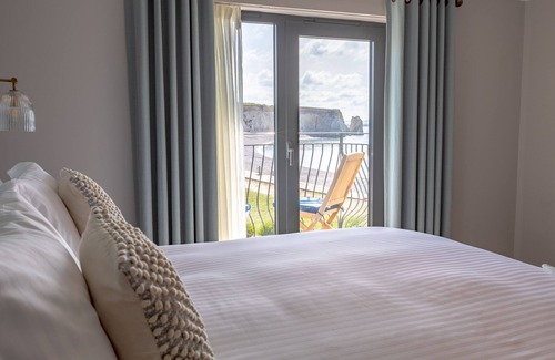 Freshwater Bay Hotel | Albion Hotel