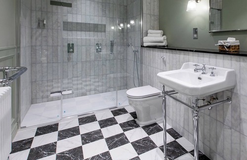 Freshwater Bay Hotel | Albion Hotel