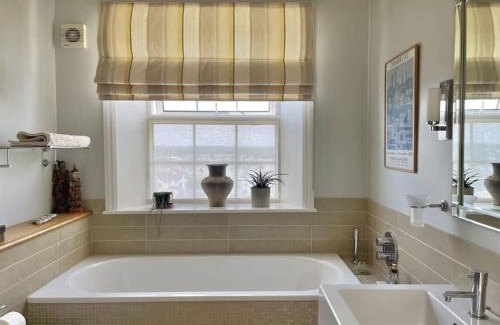 Deal Apartment | Albion House