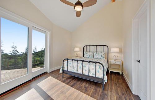 Albion House | Albion Ridge Overlook