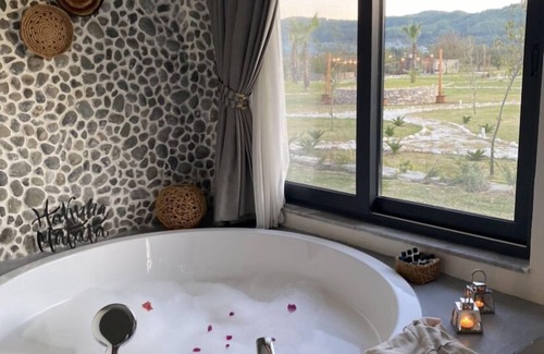 Ula Bed & Breakfast | ALBIZIA BOUTIQUE HOTEL
