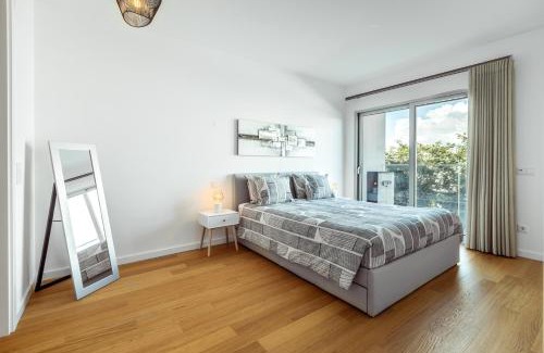 Correeira Apartment | Albufeira Green Dream – Pool, Balcony & BBQ