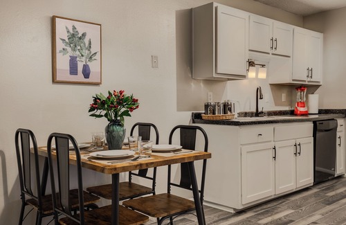 Northeast Heights Apartment | Albuquerque Comfort - Luxury Escape in the City