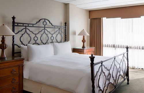 Albuquerque Hotel | Albuquerque Marriott Pyramid North