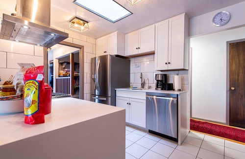 Nob Hill House | Albuquerque Oasis in Nob Hill w/Private Back Yard Golf, Theater, & Game Room