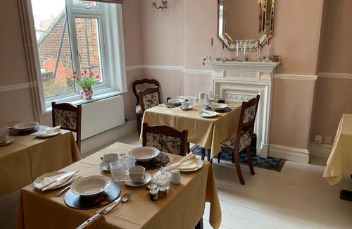 Cromer Bed & Breakfast | Albury House