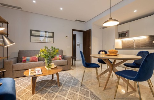 San Bernardo Apartment | Alcazar Gardens, 6 people