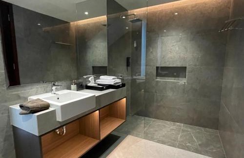 Oro Oro Ombo Villa | Alcola Villa - Caspia Unit 5BR with private pool
