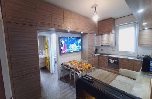 San Faustino-Madonnina-Quattroville Apartment | Alcova Nicolo Biondo.Apartment in quiet area adjacent to Ferrari Park