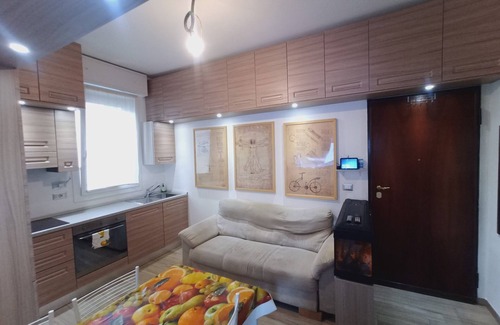 San Faustino-Madonnina-Quattroville Apartment | Alcova Nicolo Biondo.Apartment in quiet area adjacent to Ferrari Park
