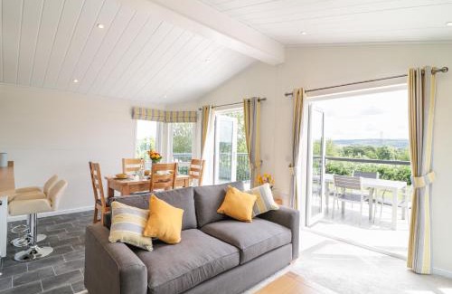 Teigngrace House | Alder Lodge