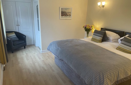 Great Ellingham Bed & Breakfast | Aldercarr Hall