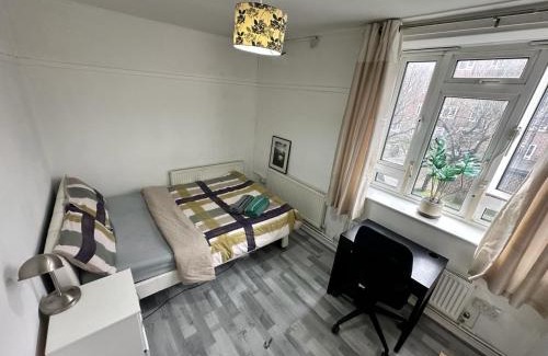 Whitechapel House | Aldgate East Rooms R2