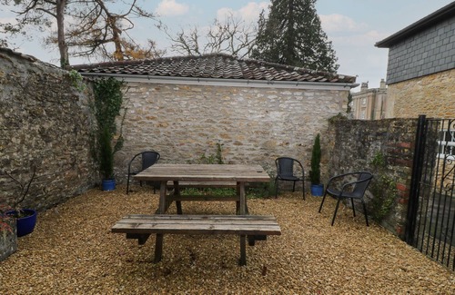Shoscombe Cottage | ALDRICH COTTAGE, family friendly, with a garden in Radstock