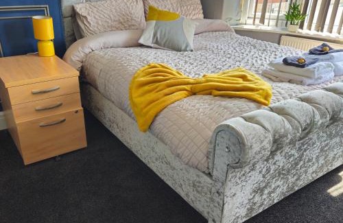 Preston Apartment | Aldwych house, For Holidays, Contractors & Relocation, Free Parking & Wi-Fi
