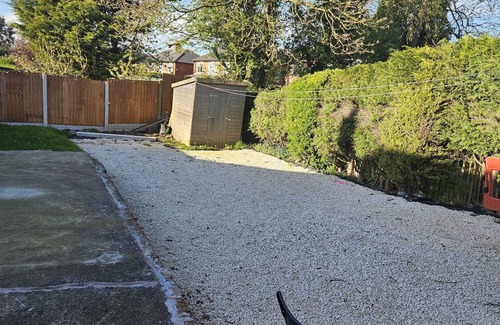 Preston House | Aldwych House For Holidays, Contractors and Relocation with Free Parking &Wi-Fi