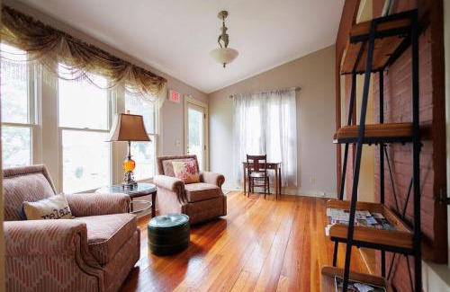 Washington House | Aletha-Marie Krog House