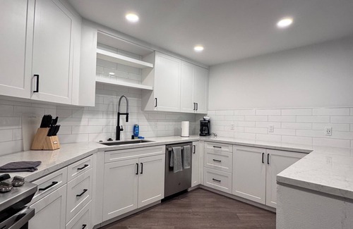 Mission Valley Apartment | Alexan Gallerie: Comfortable 1-Bedroom Escape in San Diego with WiFi & AC