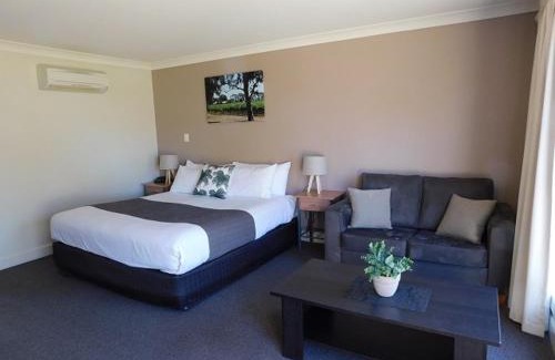 Penola Hotel | Alexander Cameron Suites