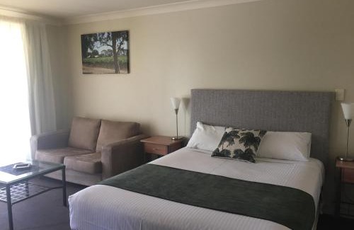 Penola Hotel | Alexander Cameron Suites