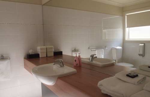 Penola Hotel | Alexander Cameron Suites