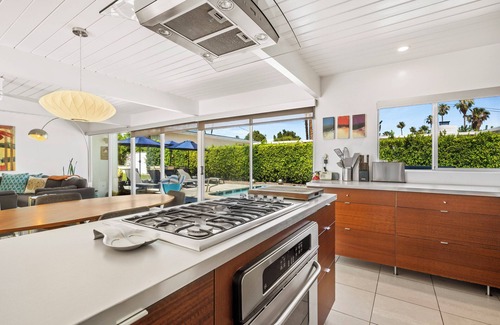 Sunmor House | Alexander Escape –Historic Alexander Home